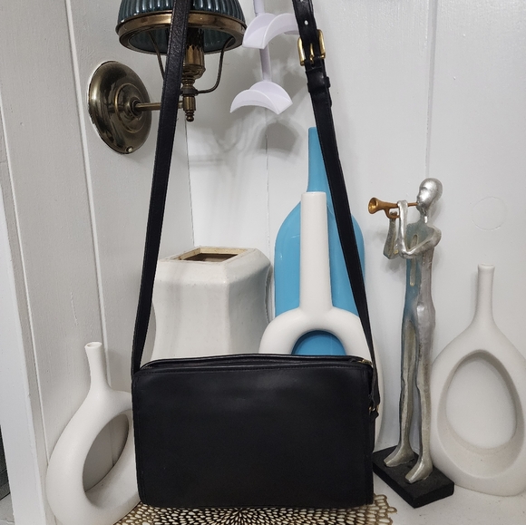 Vintage Coach Taylor Bag 9944 - Picture 9 of 15